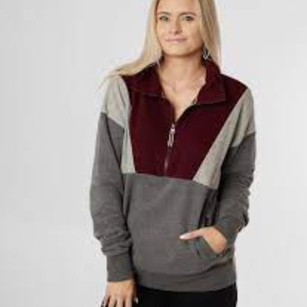 Color Block Pullover Sweatshirt BKE
